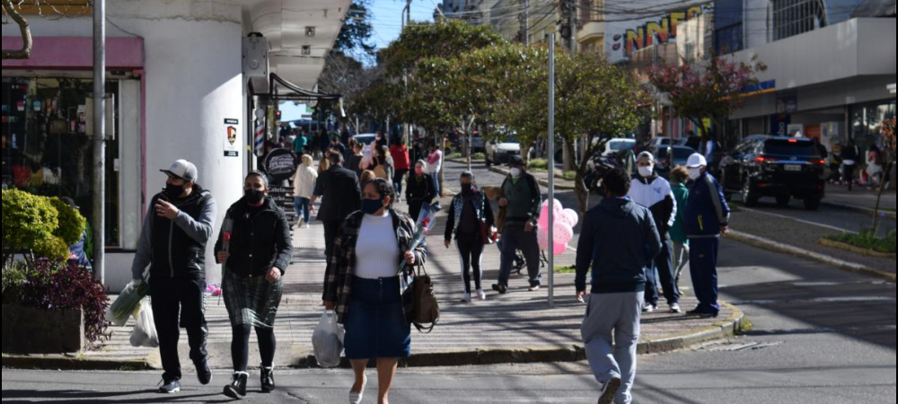 Domingo de eleições com comércio aberto  