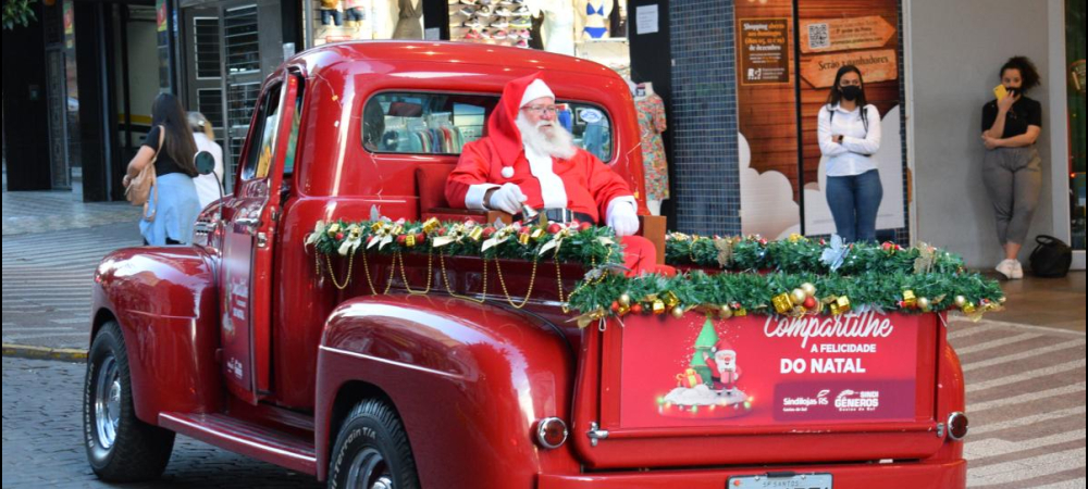 Picape do Papai Noel volta a circular nesta terça