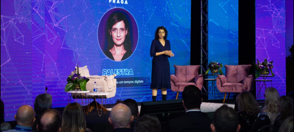 Denise Fraga encerra o Simpósio Estadual do Varejo