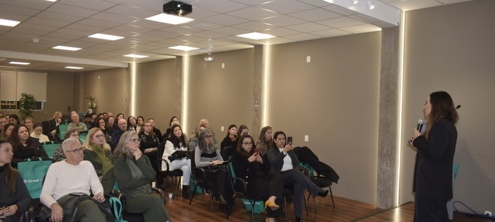 Empresários recebem orientações práticas sobre a NR-01 em workshop do Sindilojas Caxias