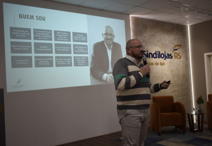 Especialista em finanças traz reflexões sobre organização financeira para empresários e comerciantes