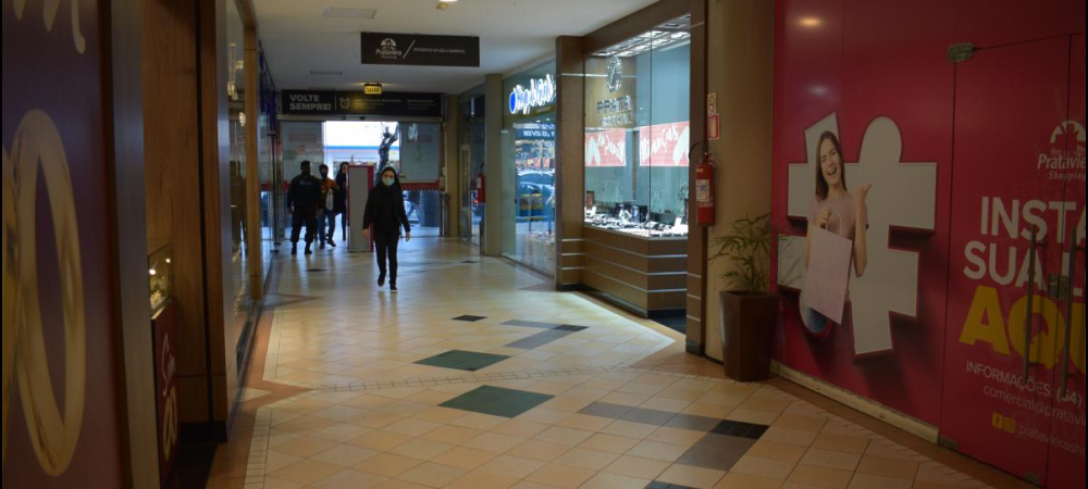 Prefeitura publica novo decreto e shoppings centers voltam a funcionar aos domingos